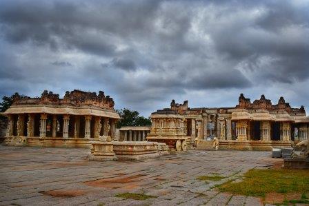 हंपी येथील विठ्ठल मंदिर